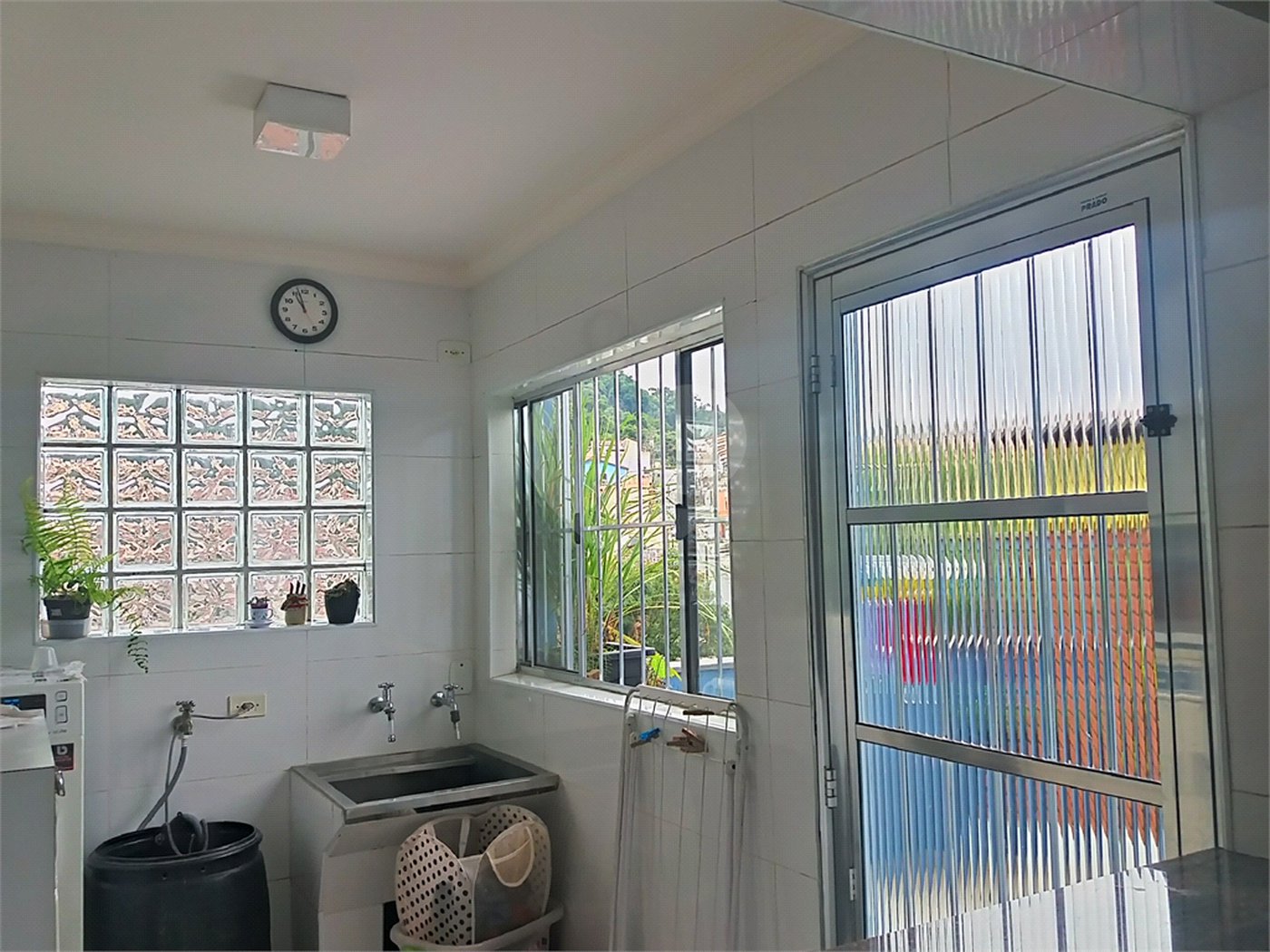 Sobrado à venda com 3 quartos, sendo 1 suíte, em Tremembé, São Paulo, SP