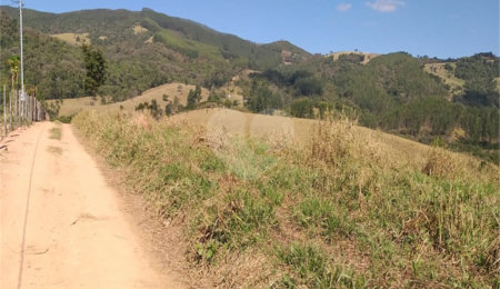 Sítio à venda no Centro, Monte Sião, MG