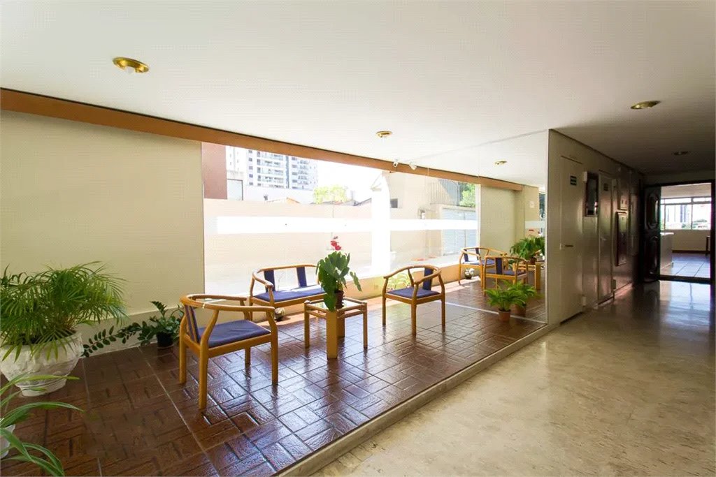 Apartamento para alugar na Vila Mariana, 2 quartos, 2 banheiros, 2 vagas