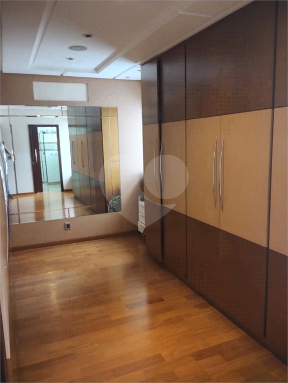 Casa à venda com 5 quartos, sendo 4 suítes, no condomínio Santa Teresa, Jundiaí - SP