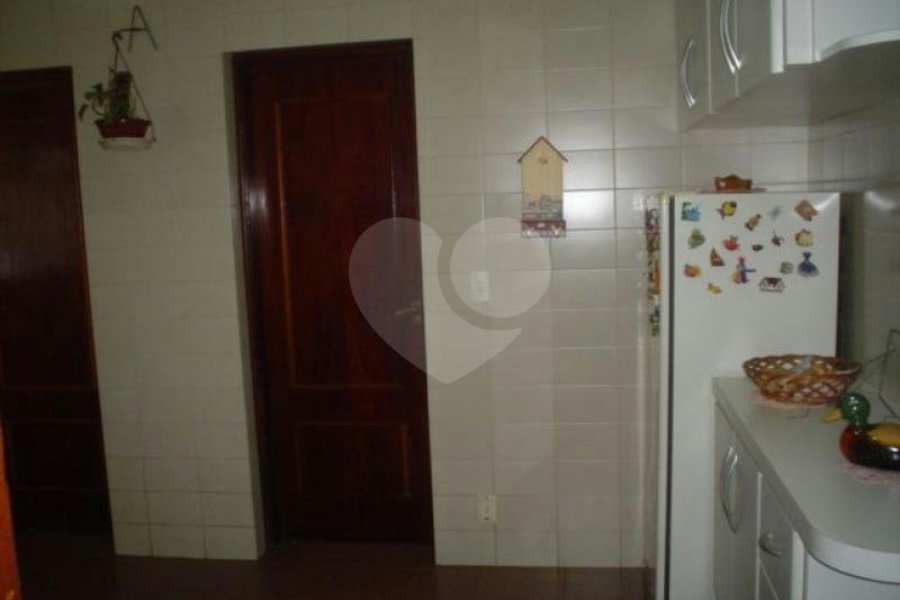 Sobrado à venda com 4 quartos, sendo 3 suítes, em Jardim São Bento, São Paulo, SP