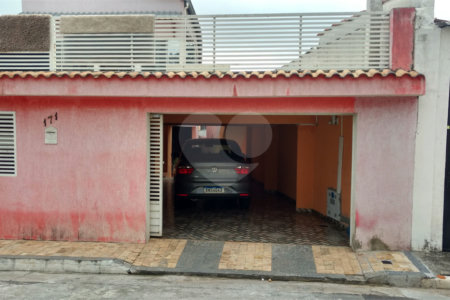 Sobrado à venda com 3 quartos, sendo 1 suíte, em Parada Inglesa, São Paulo, SP