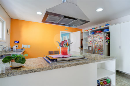 Casa à venda com 3 suítes em Chácara Monte Alegre, São Paulo, SP