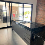 Casa à venda com 3 suítes no condomínio Portal dos Bandeirantes, Salto - SP