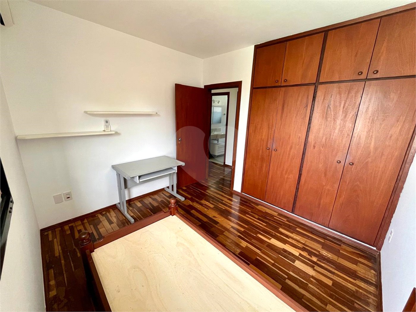 Casa Térrea à venda com 3 quartos, sendo 1 suíte,  em Cidade Universitária, Campinas, SP