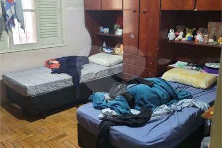 Sobrado à venda com 3 quartos em Vila Marari, São Paulo, SP