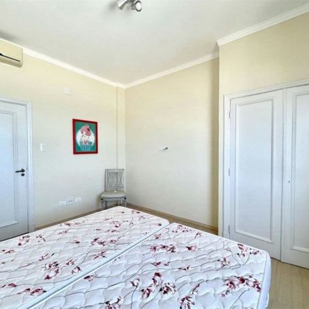 Apartamento Frente Mar com 4 Quartos para Venda ou Locação em Pitangueiras – Guarujá/SP