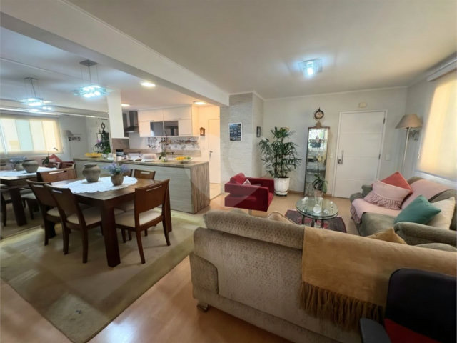 Apartamento à venda com 2 quartos, sendo 1 suíte,  em Campo Belo, São Paulo, SP