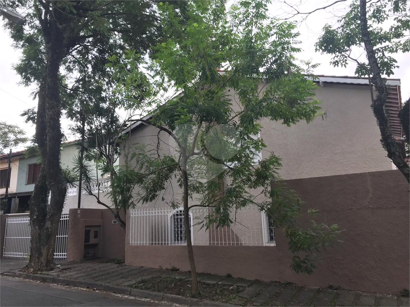 Sobrado à venda com 4 quartos, sendo 1 suíte, em Jardim Floresta, São Paulo, SP