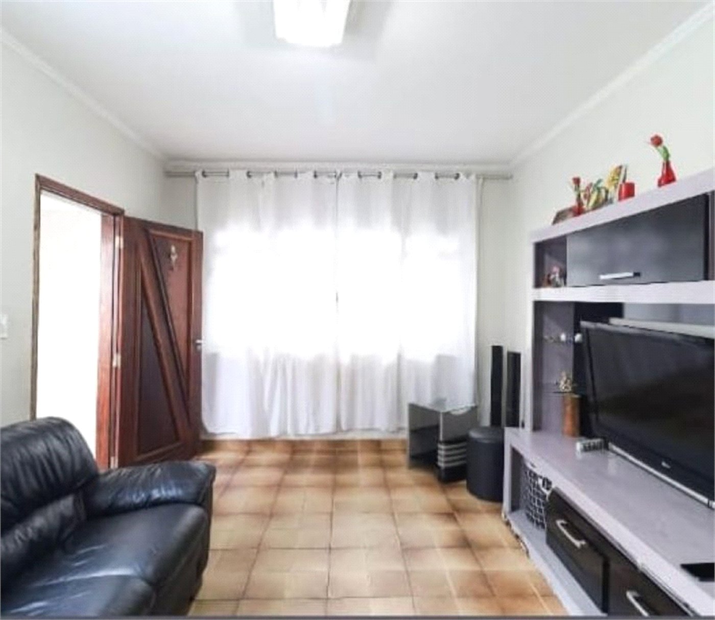 Sobrado à venda com 3 quartos, sendo 1 suíte,  em Vila Constança, São Paulo, SP