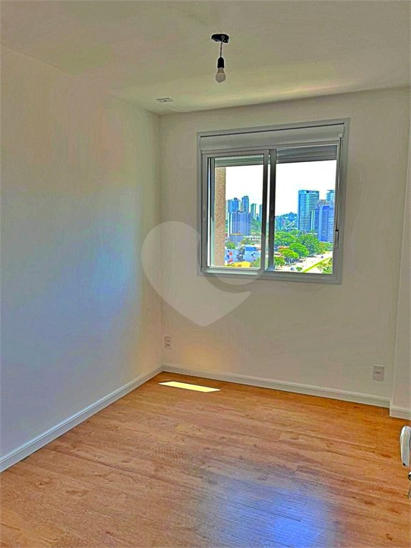 Apartamento à venda com 3 quartos, sendo 1 suíte,  em Jardim Caravelas, São Paulo, SP