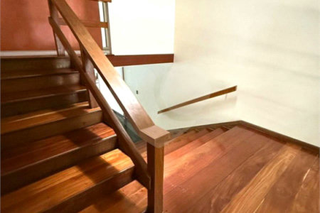 Casa à venda com 5 quartos, sendo 3 suítes,  em Jardim Leonor, São Paulo, SP