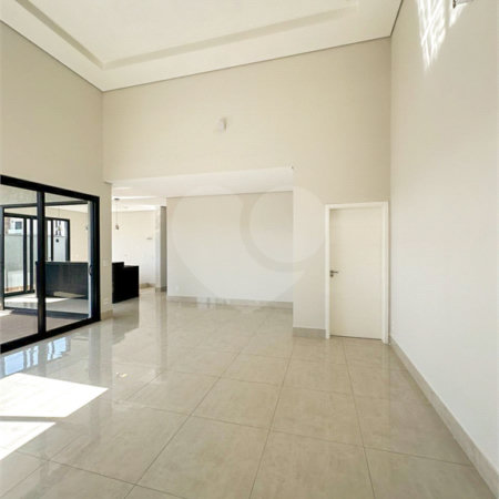 Casa à venda com 3 quartos, sendo 1 suíte, no condomínio Residencial Mont'alcino, Valinhos - SP