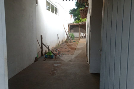 Casa térrea para venda, com 2 dormitórios.