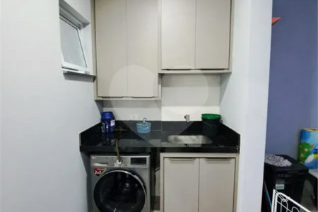 Sobrado à venda com 3 quartos, sendo 1 suíte, em Jardim das Indústrias, São José dos Campos, SP