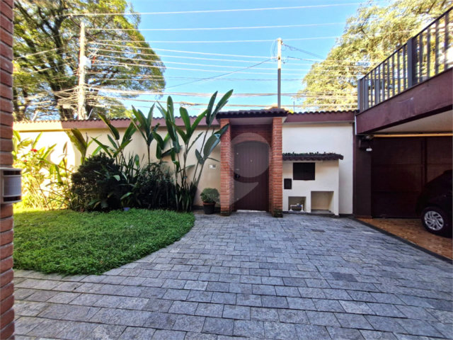 Casa à venda com 4 quartos, sendo 1 suíte,  em Alto da Boa Vista, São Paulo, SP