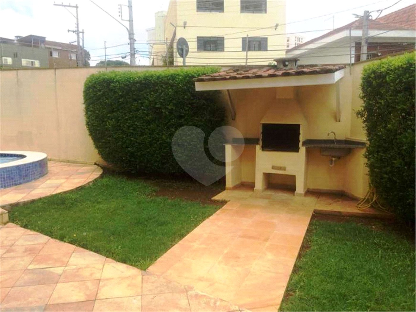 Casa à venda com 3 quartos, sendo 1 suíte, no condomínio Vila das Macieiras, São Paulo - SP