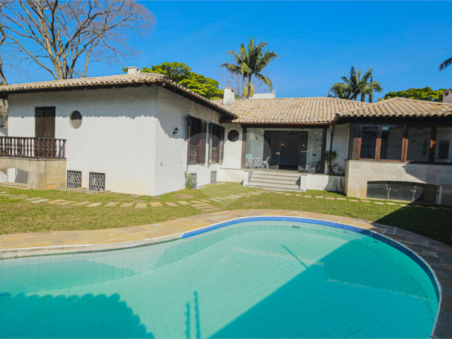 Casa Térrea à venda ou para alugar com 4 quartos, sendo 3 suítes,  em Alto da Boa Vista, São Paulo, SP