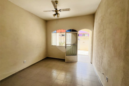 Casa à venda com 3 quartos em Campo Grande, Rio de Janeiro, RJ