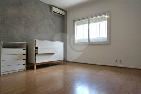 Casa de Vila à venda com 3 quartos, sendo 1 suíte, em Itaim Bibi, São Paulo, SP
