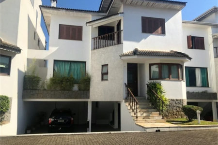 Casa à venda com 4 suítes no condomínio Vila das Emboabas, São Paulo - SP
