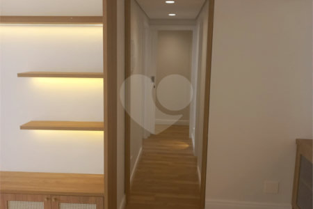Apartamento à venda com 2 quartos, sendo 1 suíte, em Vila Olímpia, São Paulo, SP