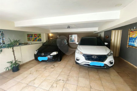 Casa Térrea à venda com 3 quartos, sendo 1 suíte, em Vila Nivi, São Paulo, SP