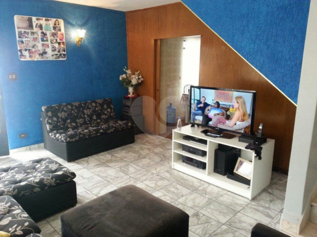 Sobrado à venda com 3 quartos, sendo 1 suíte,  em Vila Galvão, Guarulhos, SP