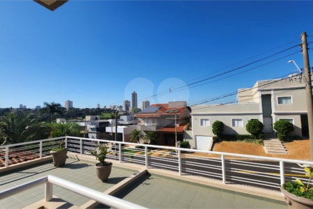 Sobrado para alugar com 3 quartos, sendo 1 suíte, em Altos do Jaraguá, Araraquara, SP