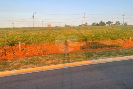 Terreno à venda no condomínio Elementum, Atibaia - SP