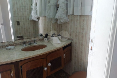 Casa de Vila à venda com 5 quartos, sendo 1 suíte,  em Alto da Boa Vista, São Paulo, SP