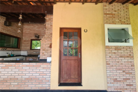 Casa à venda com 3 suítes no condomínio Portal do Sabiá, Araçoiaba da Serra - SP