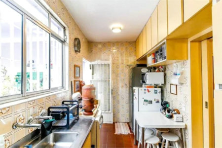 Sobrado à venda com 4 quartos, sendo 1 suíte, em Vila Cordeiro, São Paulo, SP