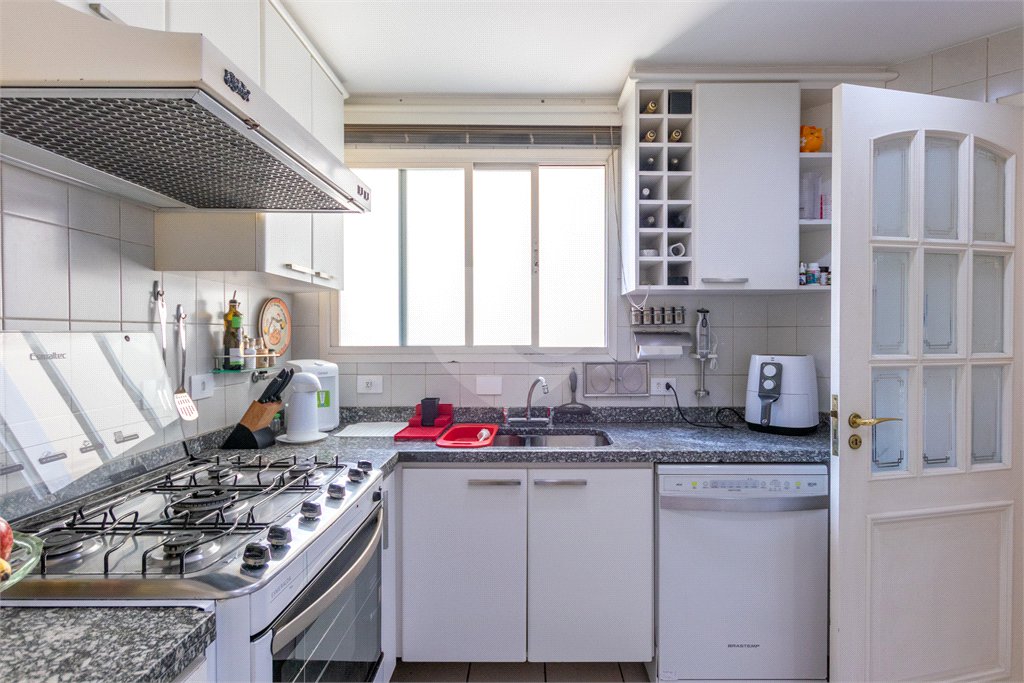 Apartamento à venda com 4 quartos, sendo 2 suítes, em Brooklin, São Paulo, SP