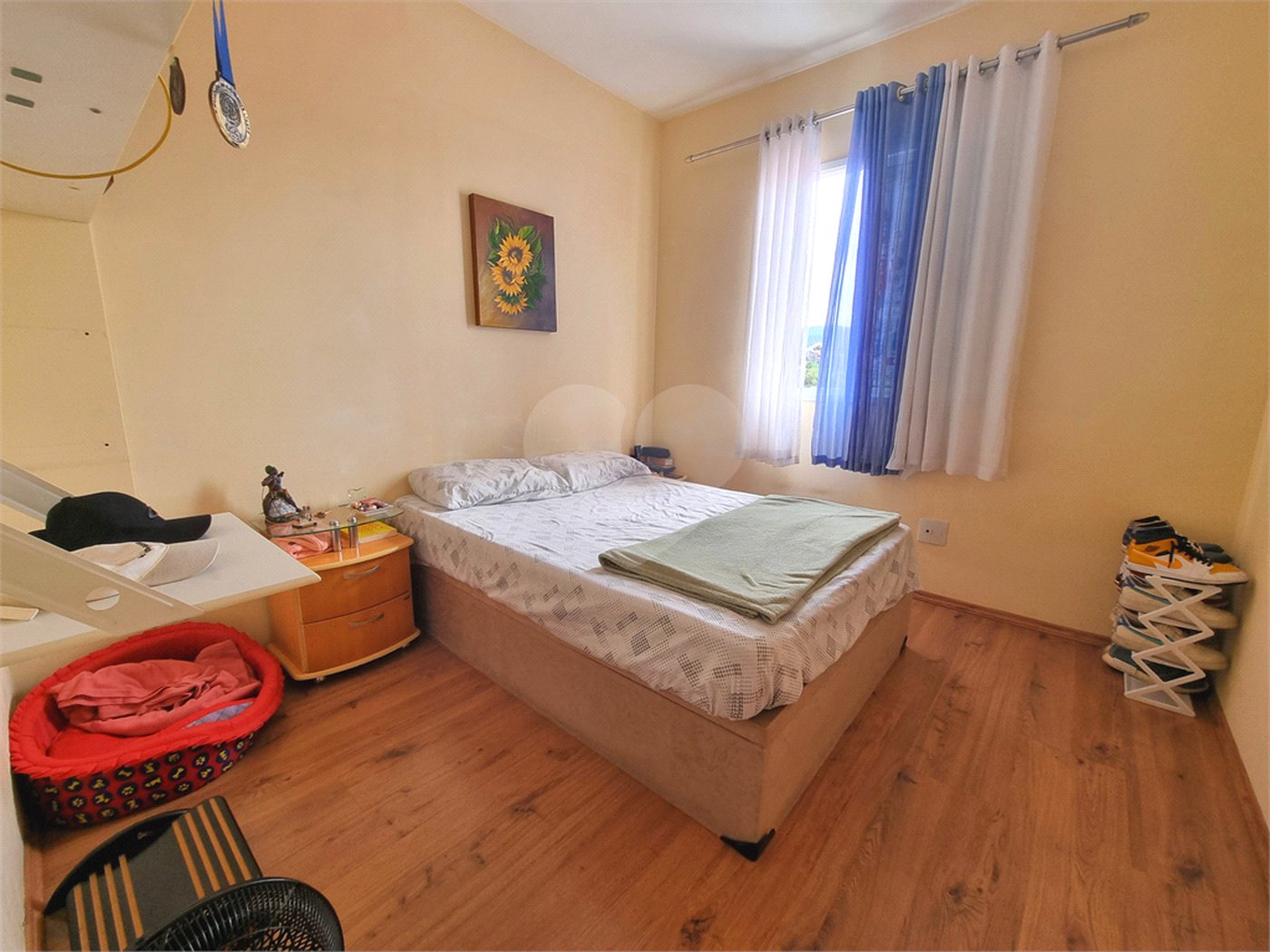 Casa à venda com 3 quartos, sendo 1 suíte, no condomínio Village St. Louis, São Paulo - SP
