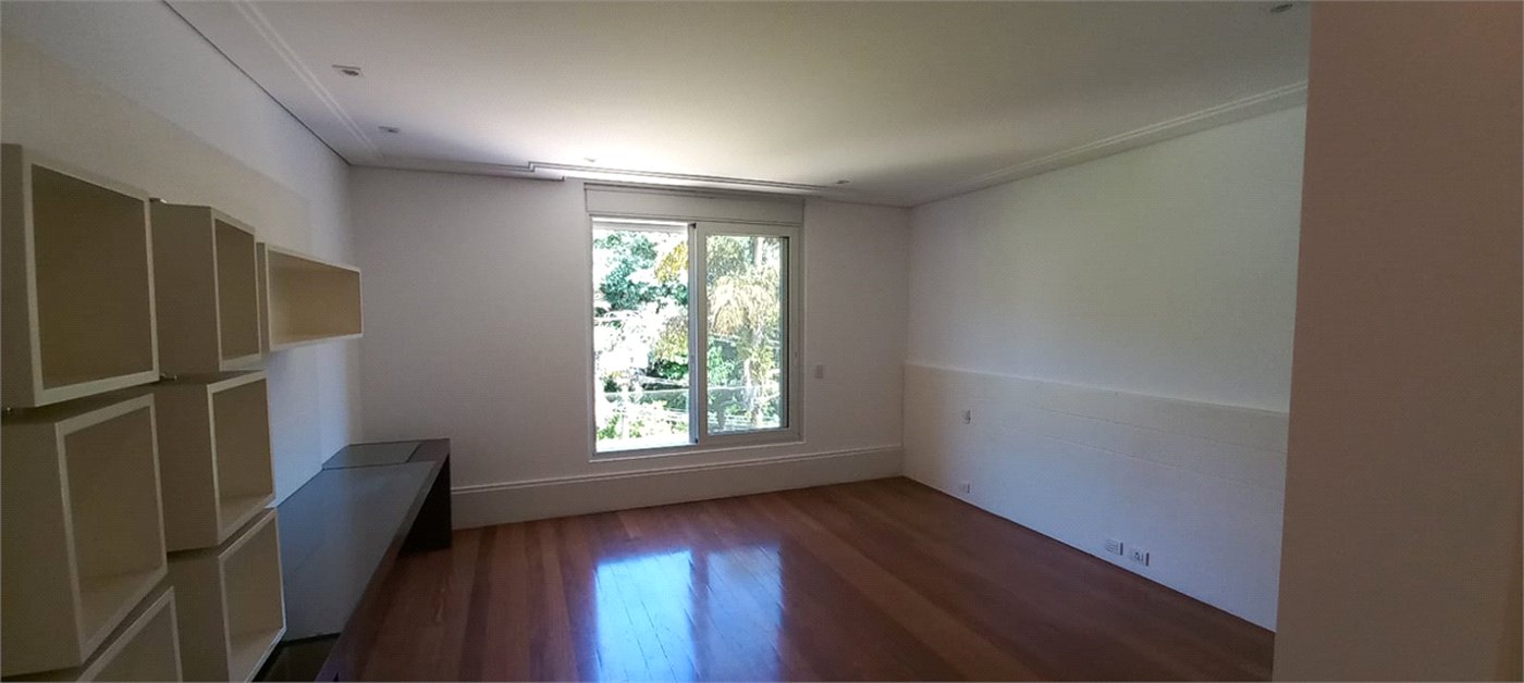Sobrado à venda ou para alugar com 7 quartos, sendo 4 suítes, em Cidade Jardim, São Paulo, SP