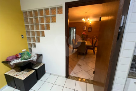Casa à venda com 3 quartos, sendo 1 suíte, em Parque Santa Marta, São Carlos, SP