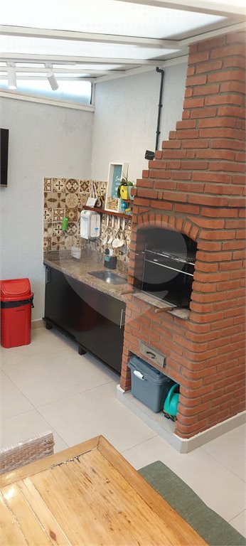 Casa à venda com 3 quartos, sendo 1 suíte, no condomínio Ville Resedá, São Paulo - SP