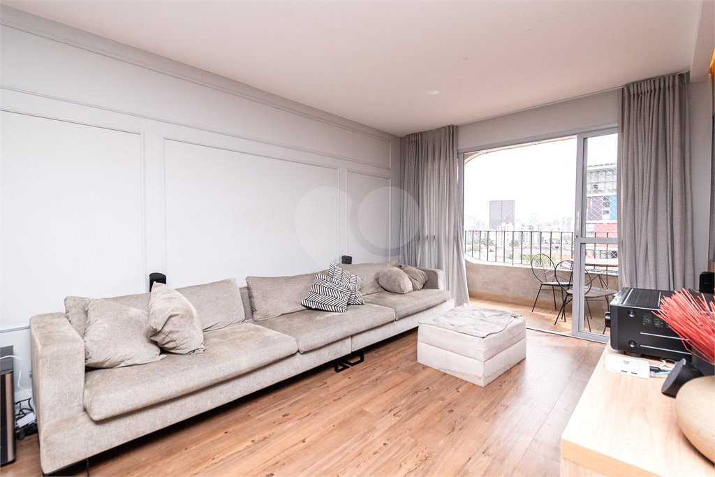 Apartamento à venda com 3 quartos, sendo 1 suíte, em Vila Madalena, São Paulo, SP