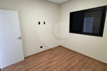 Casa à venda com 3 quartos, sendo 1 suíte, no condomínio Residencial Villagio Wanel, Sorocaba - SP