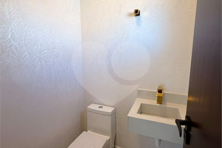 Casa à venda com 5 quartos, sendo 4 suítes, em Vila Rosália, Guarulhos, SP