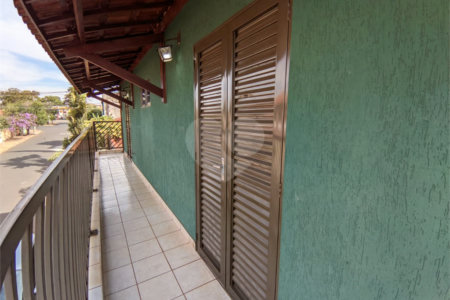 Casa à venda com 4 quartos, sendo 1 suíte, em Valentina Figueiredo, Ribeirão Preto, SP