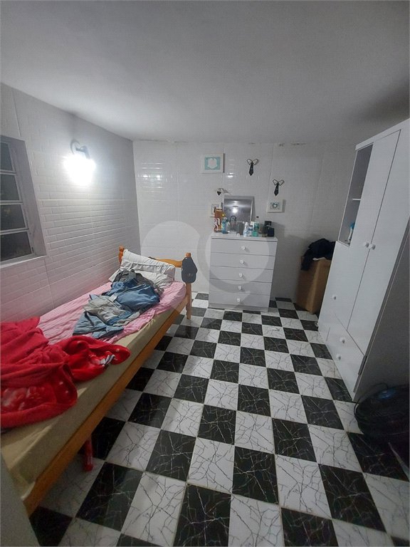 Sobrado à venda com 8 quartos no Brasilândia, São Paulo, SP