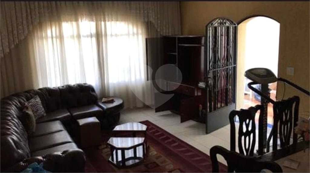 Casa à venda com 4 quartos, sendo 1 suíte, em Vila Galvão, Guarulhos, SP