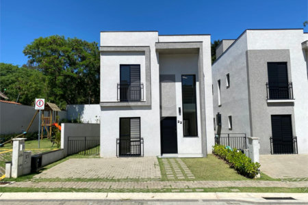 Casa à venda com 3 suítes no condomínio Villaggio Maranello, Vinhedo - SP