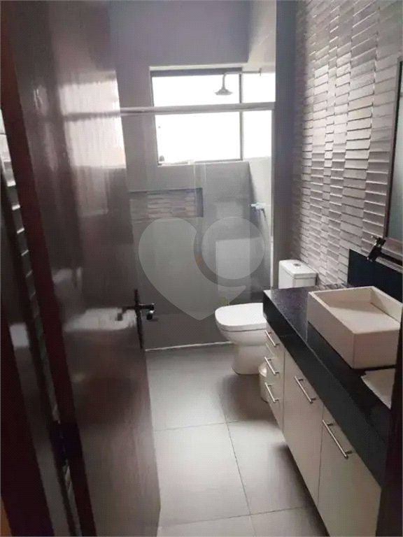 Sobrado à venda com 4 quartos, sendo 2 suítes, em Lapa, São Paulo, SP