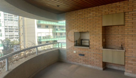 Apartamento à venda com 4 quartos, sendo 2 suítes,  em Vila Uberabinha, São Paulo, SP