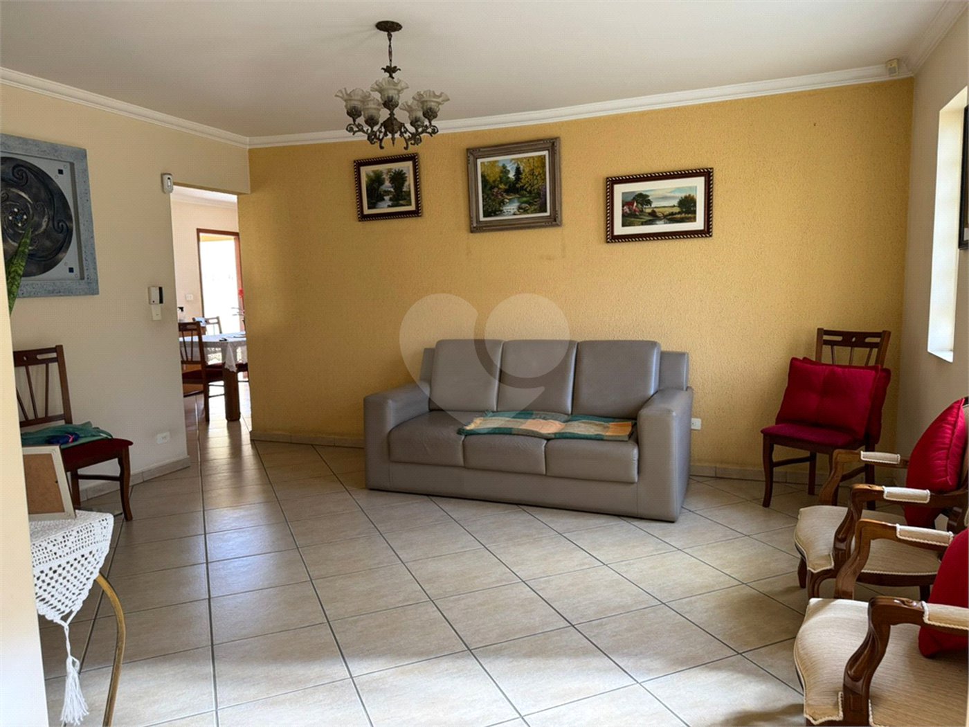 Casa à venda com 4 quartos, sendo 1 suíte, em Vila Henrique, Salto, SP