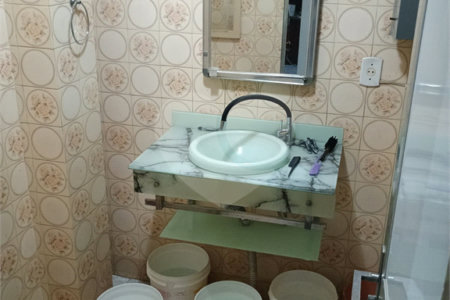 Casa à venda com 5 quartos, sendo 1 suíte, em Bangu, Rio de Janeiro, RJ