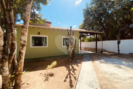 Casa em condomínio para alugar com 2 quartos, sendo 1 suíte, em Caravelas, Armação dos Búzios, RJ